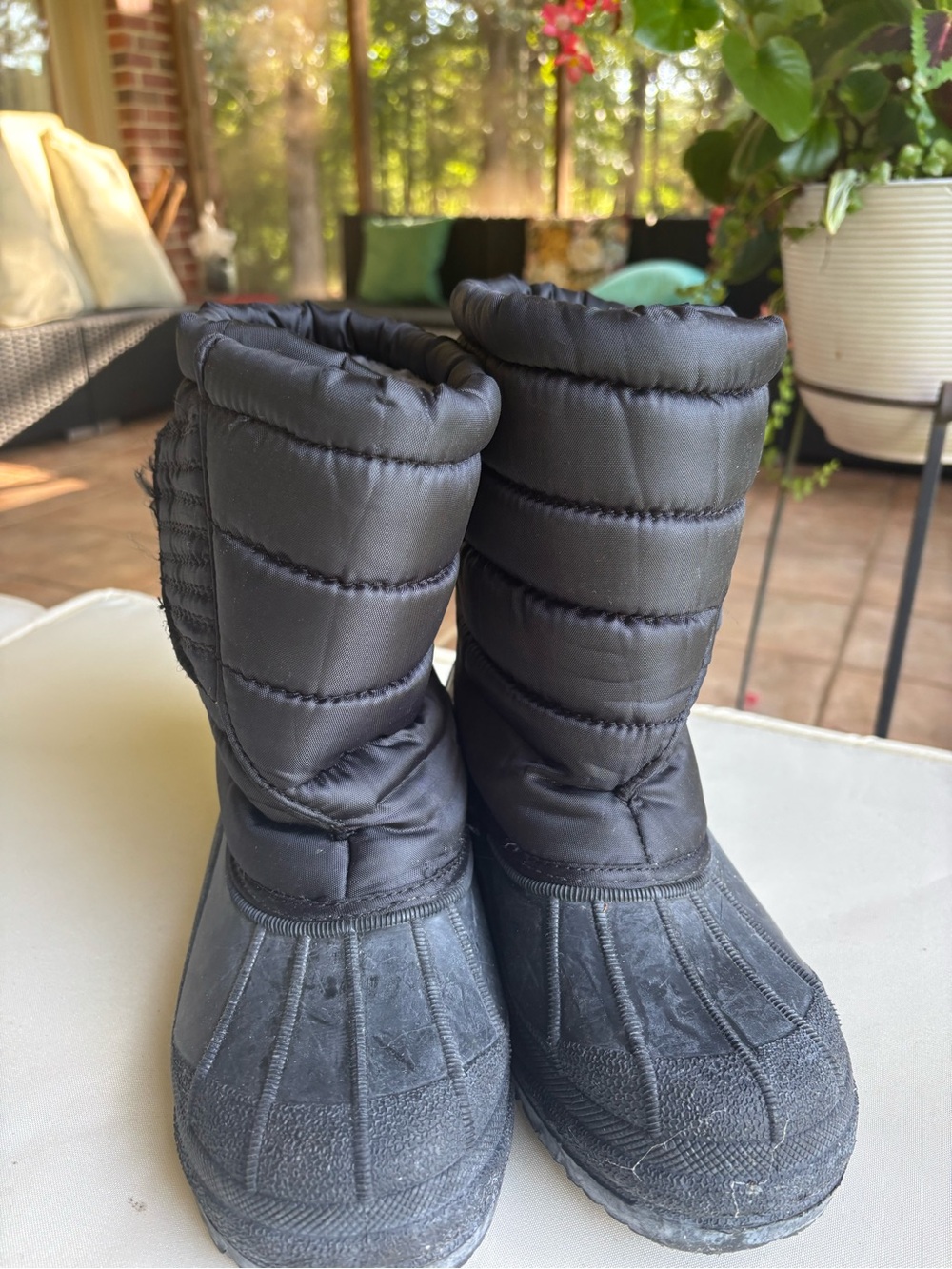 Snow boots